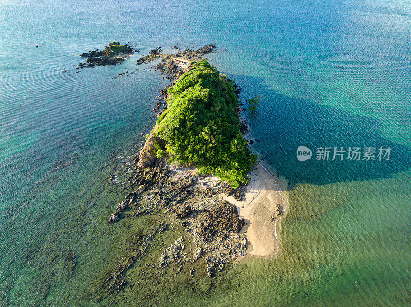 泰国Ko Raeng岛Ko Lanta岛附近的小海滩小岛